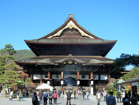 小春日や少し信心善光寺