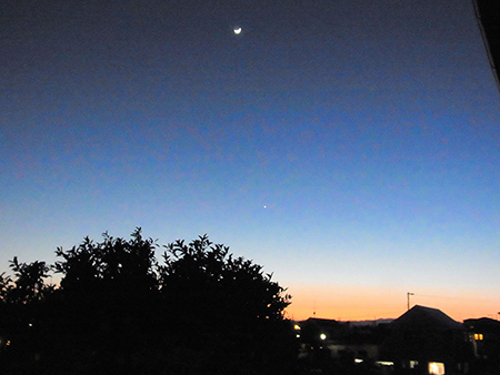 空襲が脳裏をよぎる寒夕焼